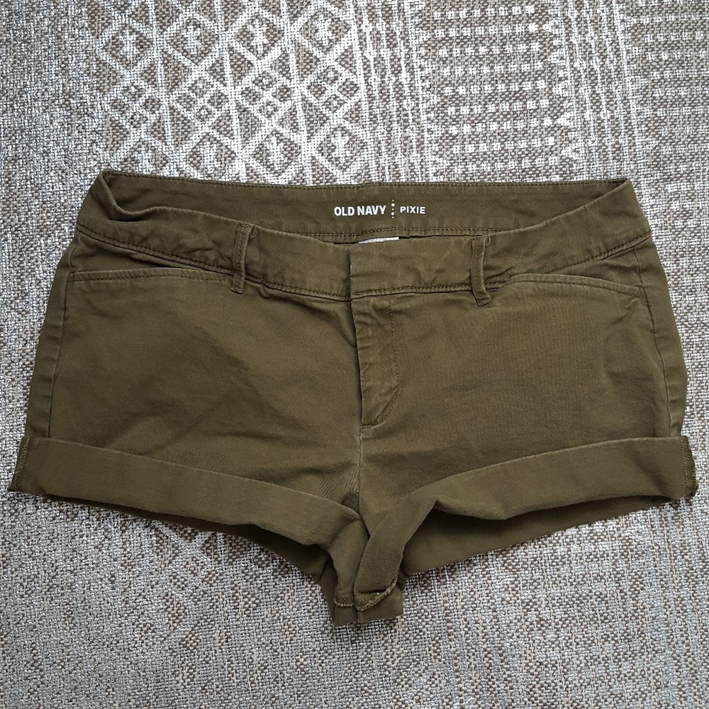 Old Navy pixie shorts B7